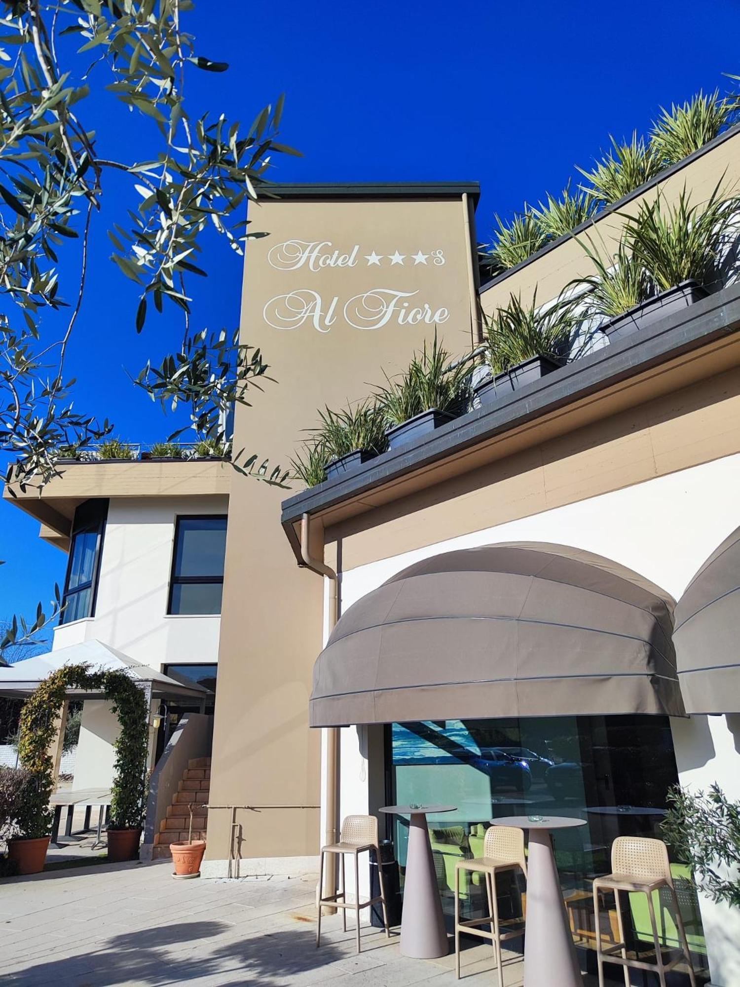 Hotel Ristorante Al Fiore بسكييرا ديل غاردا المظهر الخارجي الصورة