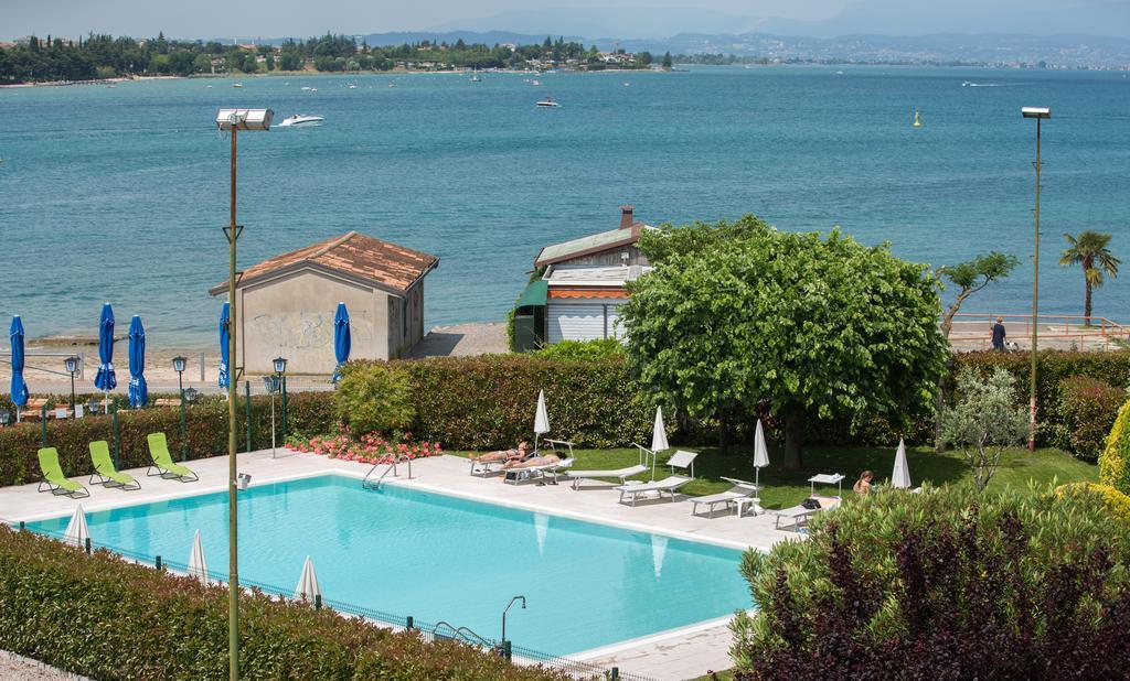 Hotel Ristorante Al Fiore بسكييرا ديل غاردا المظهر الخارجي الصورة