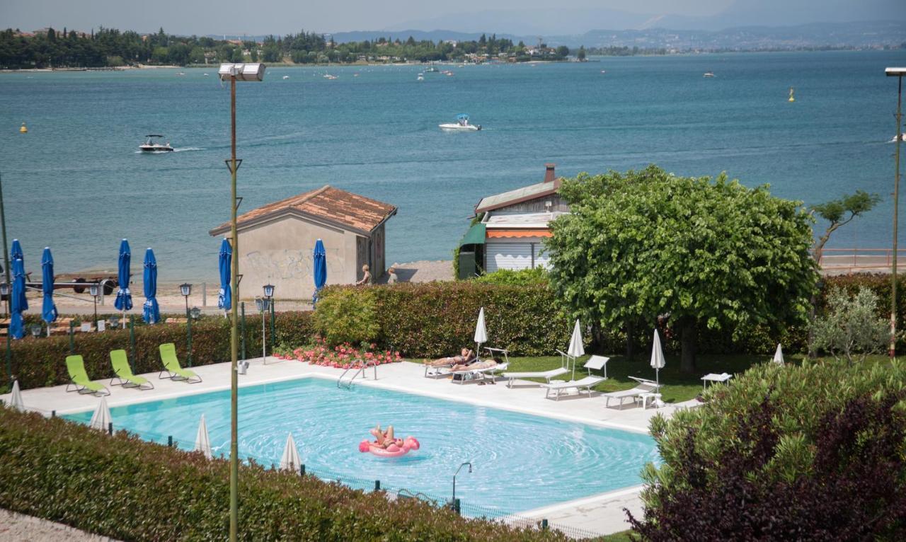 Hotel Ristorante Al Fiore بسكييرا ديل غاردا المظهر الخارجي الصورة